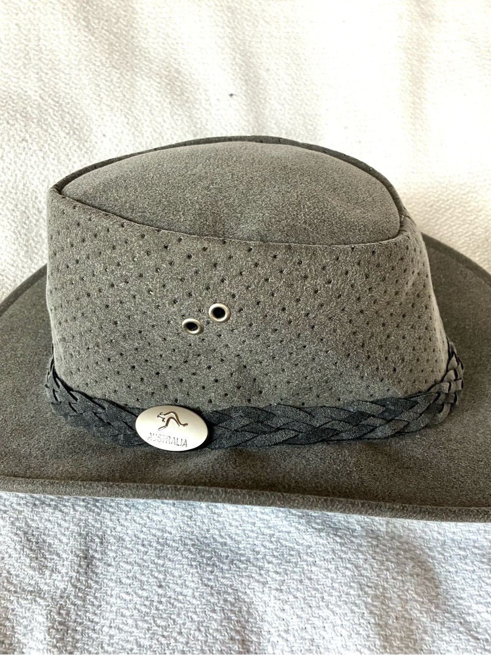 Aussie Chiller Gray Suede Outback Hat with Braided Band